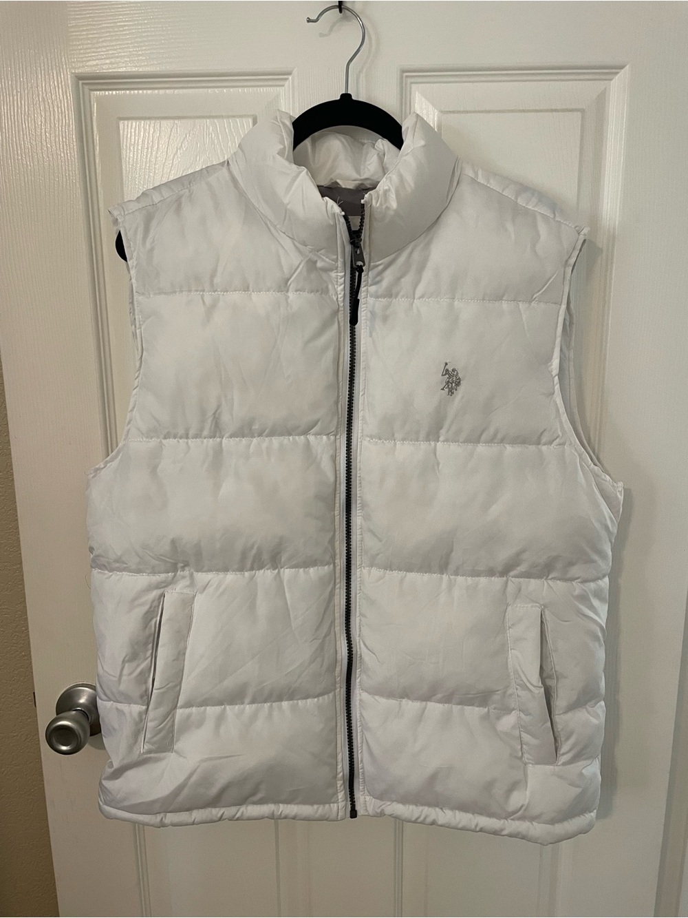 U.S. Polo Assn. Men’s White Puffer Vest Full Zip Medium